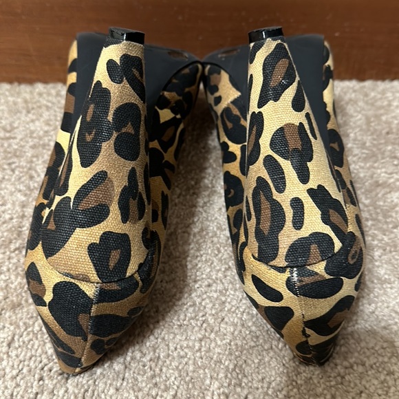 Kensie Girl Animal Print Heels - Picture 5 of 5